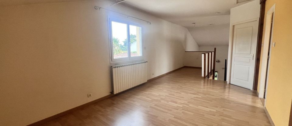 Maison 4 pièces de 137 m² à Tarbes (65000)