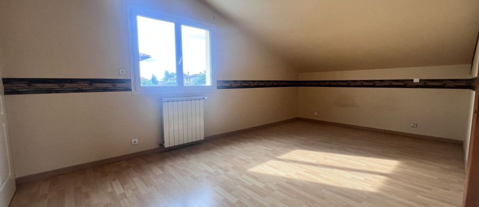 Maison 4 pièces de 137 m² à Tarbes (65000)