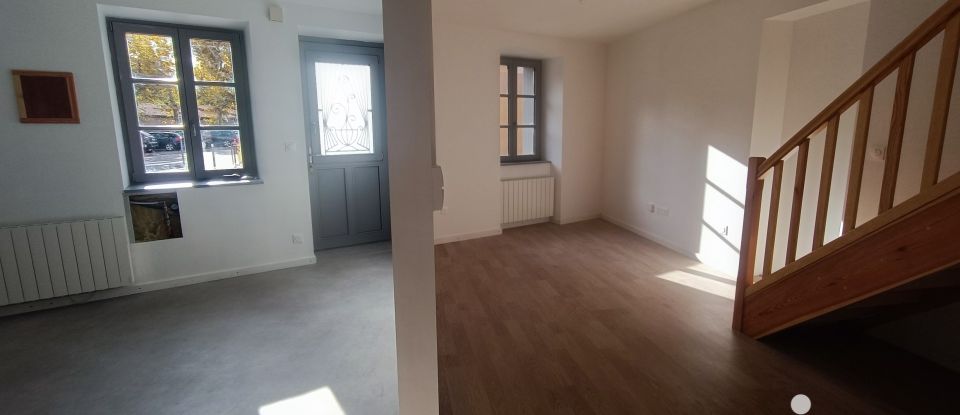 Town house 3 rooms of 105 m² in Sury-le-Comtal (42450)