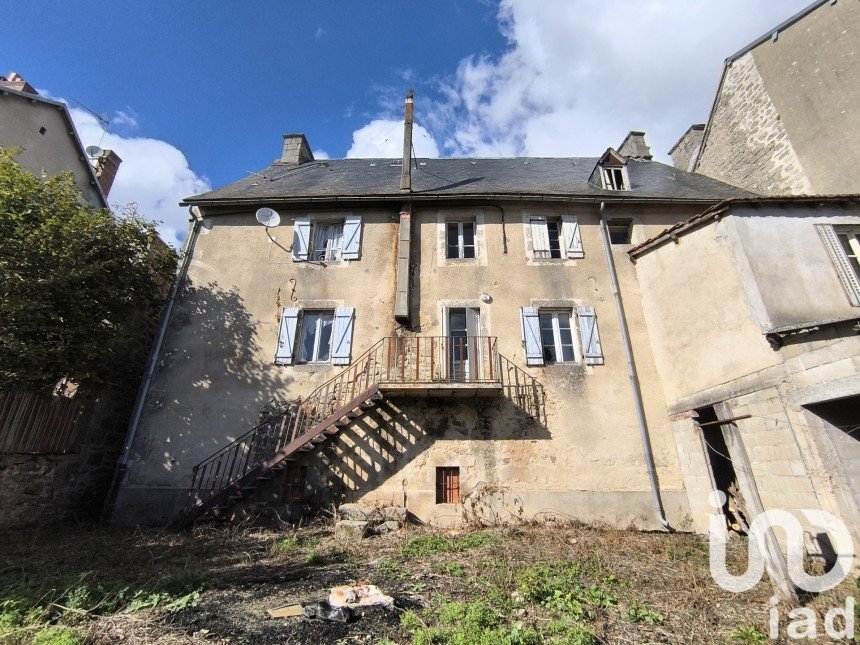 House 6 rooms of 300 m² in Crocq (23260)