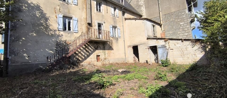 House 6 rooms of 300 m² in Crocq (23260)