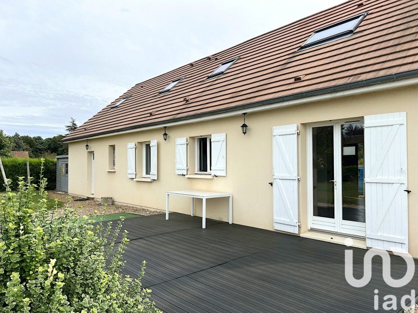 Maison traditionnelle 8 pièces de 140 m² à Maintenon (28130)