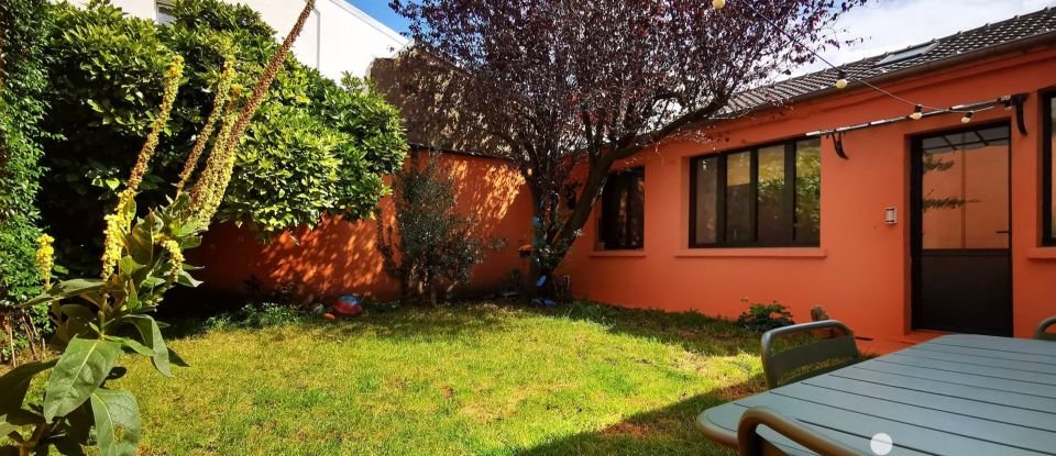 House 6 rooms of 140 m² in Montreuil (93100)