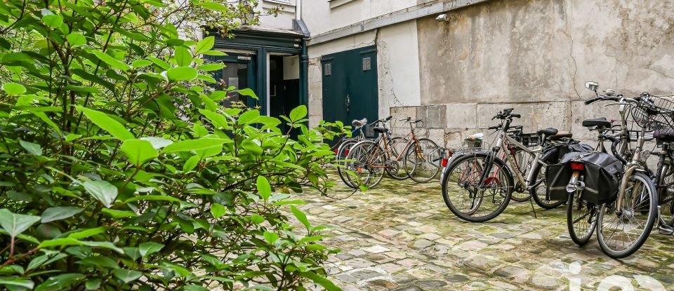 Apartment 2 rooms of 54 m² in Paris (75004)