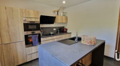 Maison 6 pièces de 111 m² à Bourbon-l'Archambault (03160)