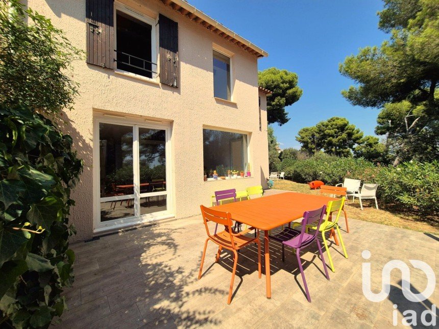 House 5 rooms of 102 m² in Saint-Laurent-du-Var (06700)