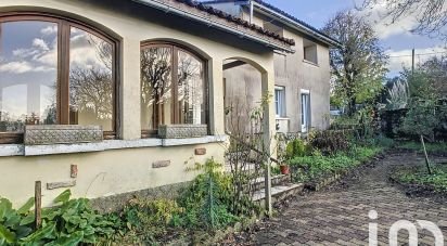 Village house 7 rooms of 185 m² in Saint-Cybardeaux (16170)