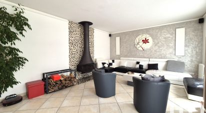 House 6 rooms of 145 m² in Guignes (77390)