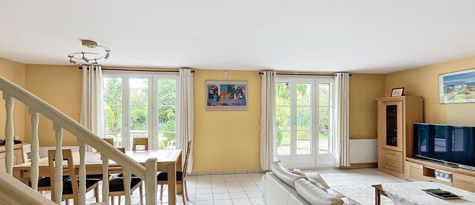 House 6 rooms of 132 m² in Franconville (95130)