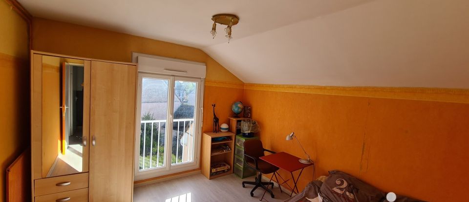 Traditional house 7 rooms of 137 m² in Chartres (28000)