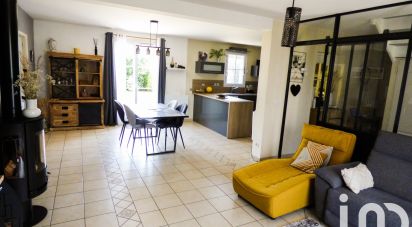 Maison traditionnelle 7 pièces de 155 m² à Belloy-en-France (95270)