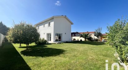 Maison traditionnelle 7 pièces de 130 m² à Ambarès-et-Lagrave (33440)