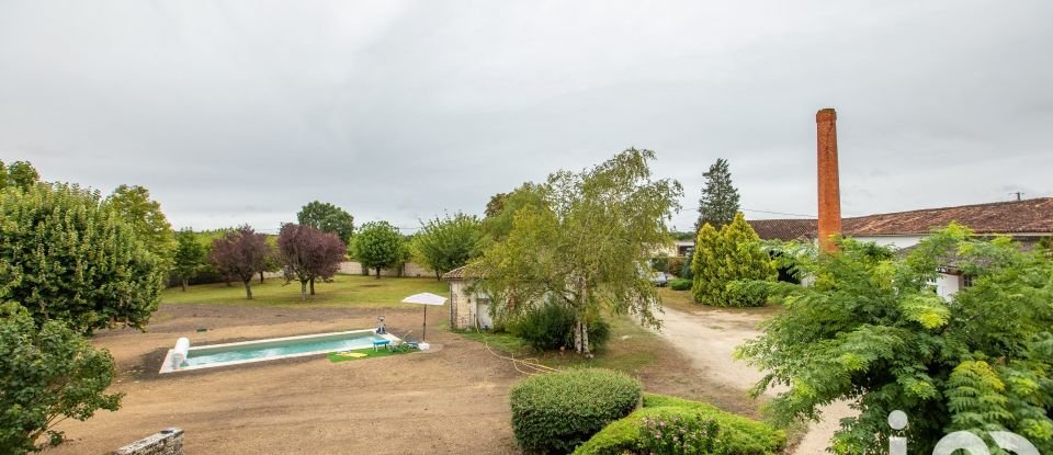 Demeure 5 pièces de 180 m² à Jarnac (16200)