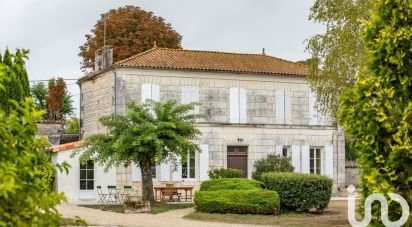 Mansion 5 rooms of 180 m² in Jarnac (16200)