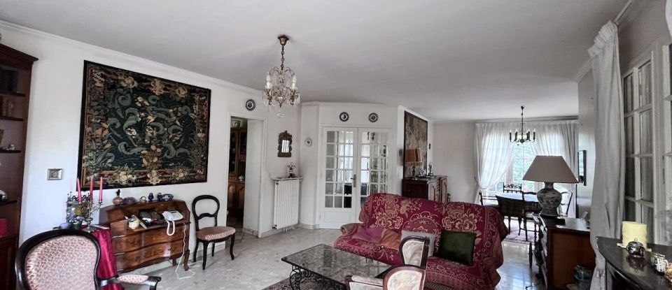 House 7 rooms of 158 m² in Sainte-Geneviève-des-Bois (91700)