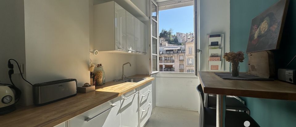 Apartment 3 rooms of 90 m² in Marseille (13006)