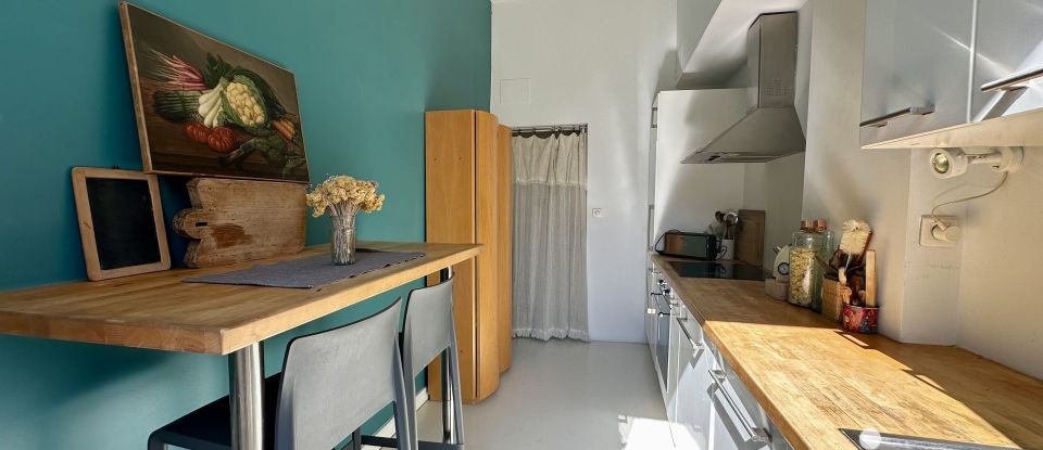 Apartment 3 rooms of 90 m² in Marseille (13006)