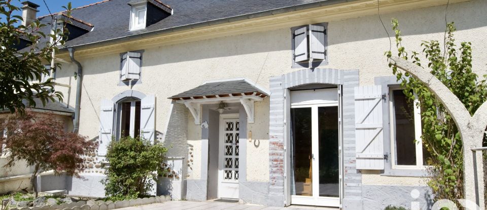 Maison traditionnelle 8 pièces de 152 m² à Tarbes (65000)