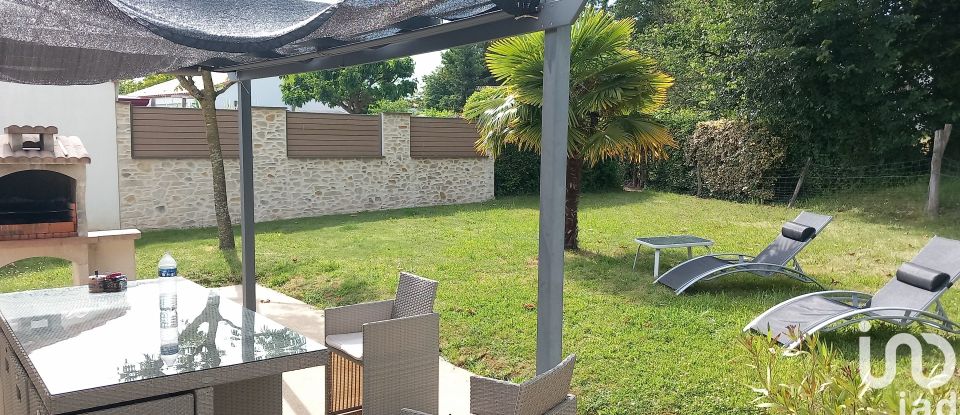 House 6 rooms of 136 m² in Beaurepaire (85500)