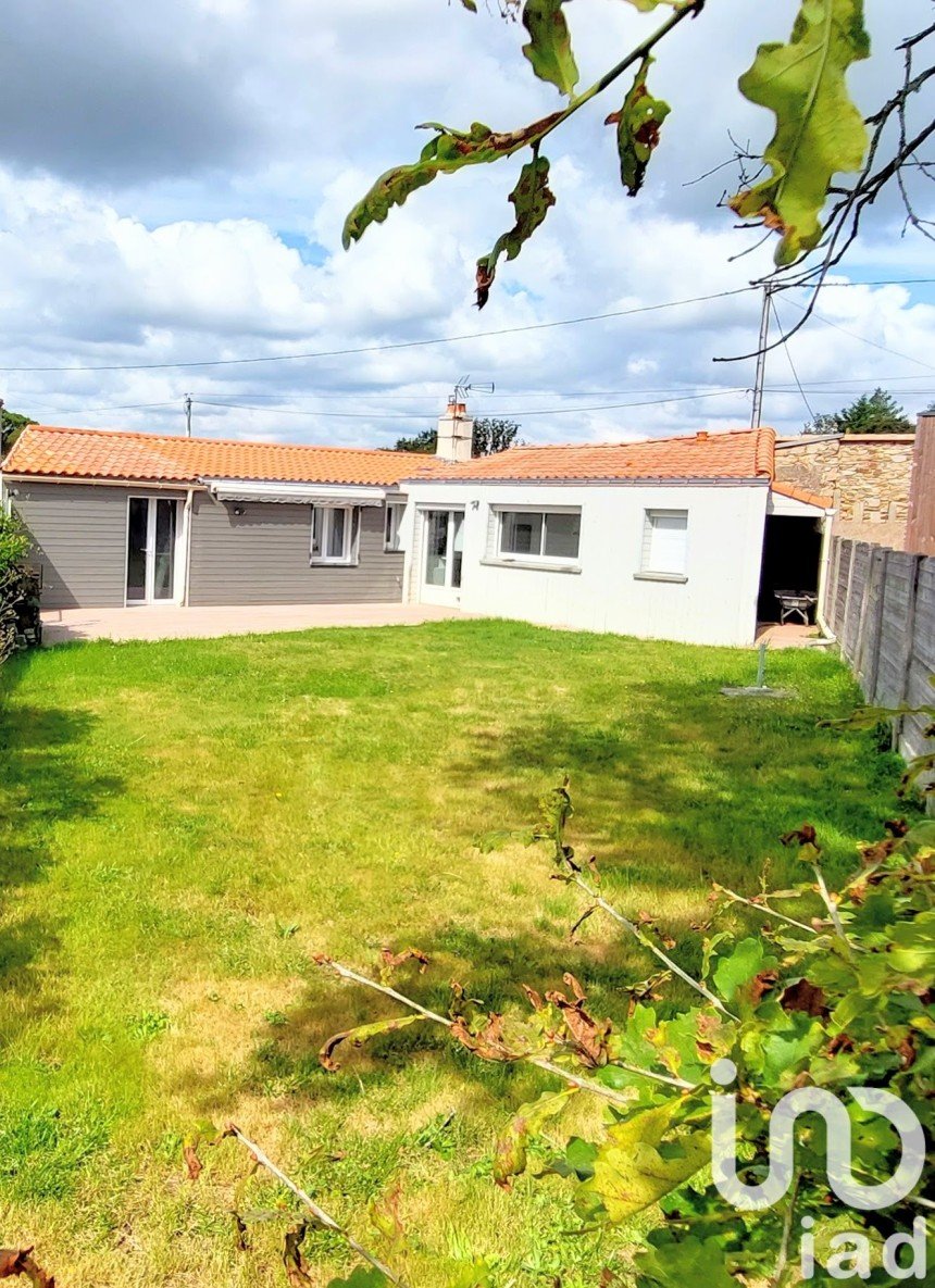 Maison traditionnelle 5 pièces de 104 m² à Le Bignon (44140)