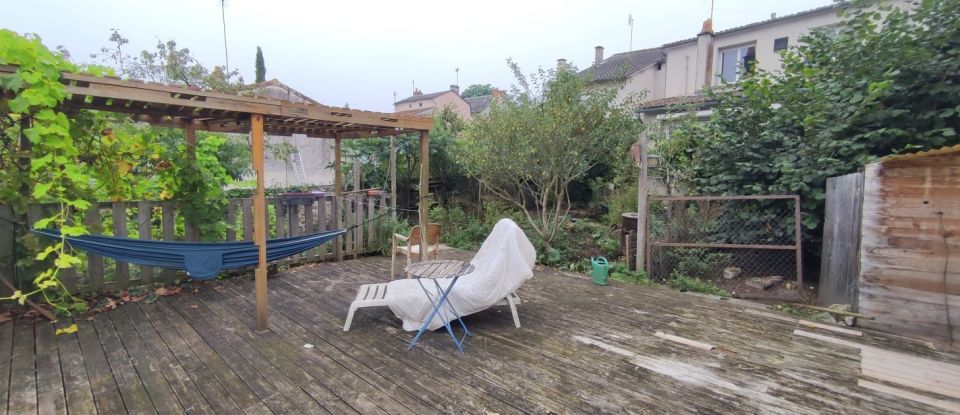 Maison 14 pièces de 350 m² à Montmorillon (86500)