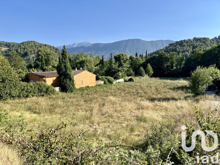 Land of 3,101 m² in Buis-les-Baronnies (26170)