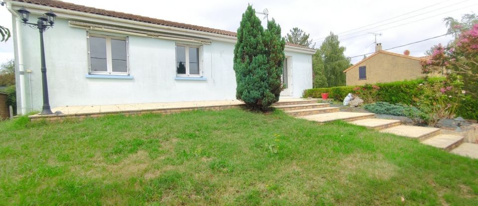 House 5 rooms of 109 m² in Tercé (86800)