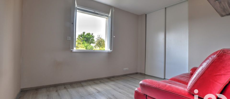 Pavilion 5 rooms of 95 m² in Savennes (23000)