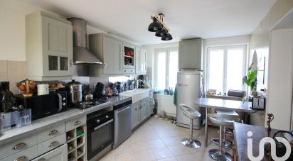 House 6 rooms of 140 m² in Charleval (27380)