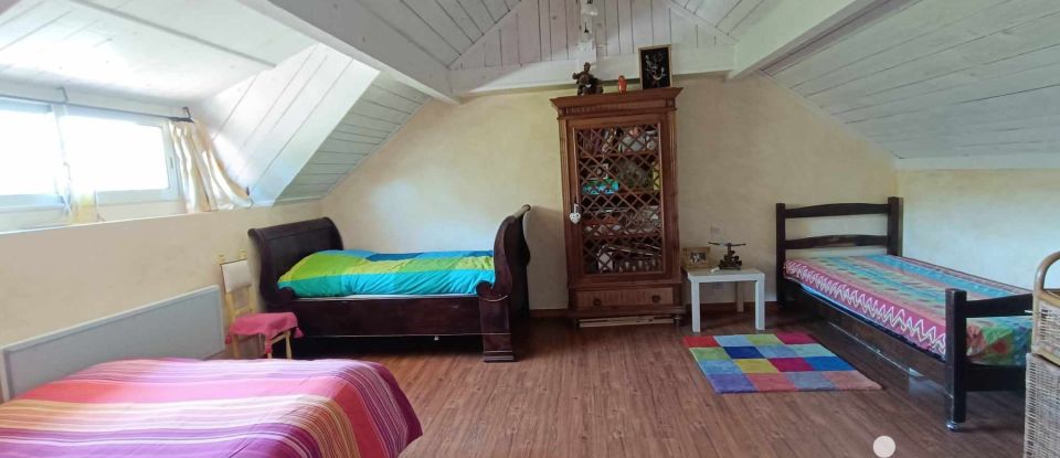 Country house 6 rooms of 210 m² in Monein (64360)