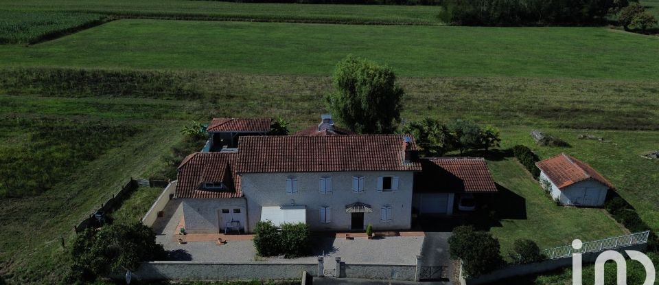 Country house 6 rooms of 210 m² in Monein (64360)