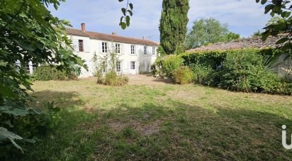 House 10 rooms of 222 m² in Virson (17290)