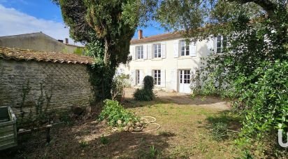 House 10 rooms of 222 m² in Virson (17290)