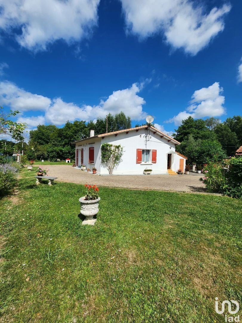 Maison 3 pièces de 92 m² à Chepniers (17210)