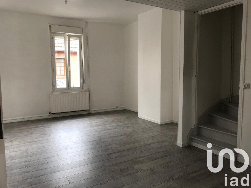 Maison 2 pièces de 80 m² à Saint-Quentin (02100)