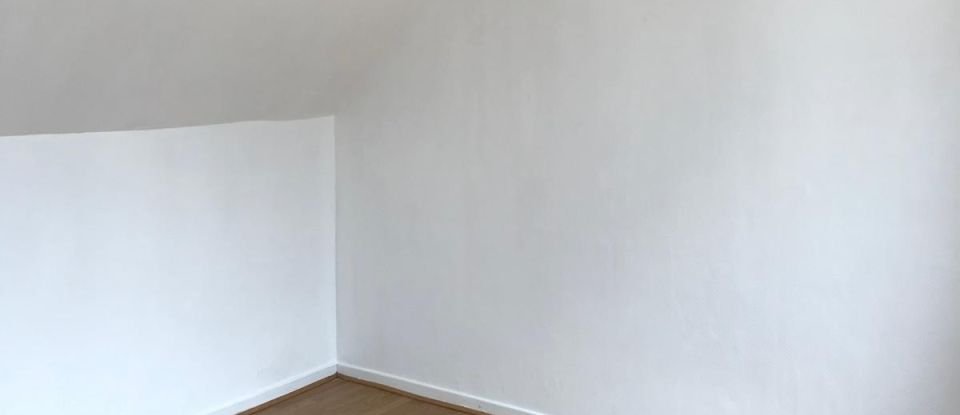 Maison 2 pièces de 80 m² à Saint-Quentin (02100)