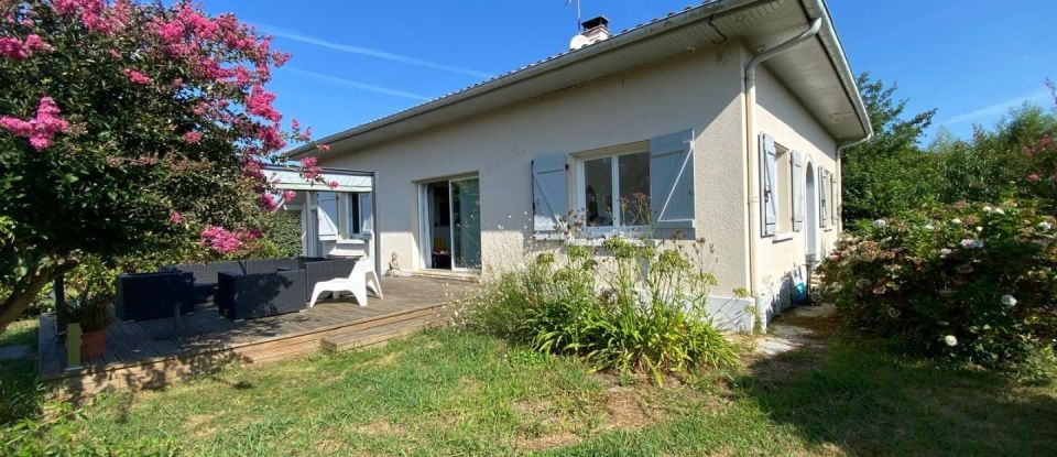 House 5 rooms of 145 m² in Saint-Martin-de-Hinx (40390)