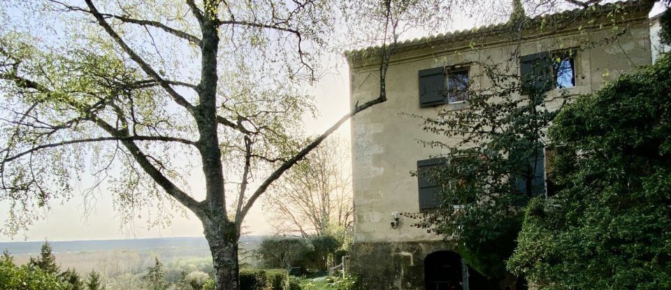 Maison 6 pièces de 180 m² à Saint-Germain-de-la-Rivière (33240)