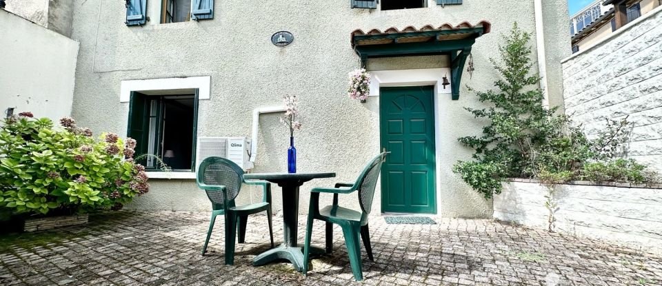 Village house 5 rooms of 80 m² in Cailhau (11240)