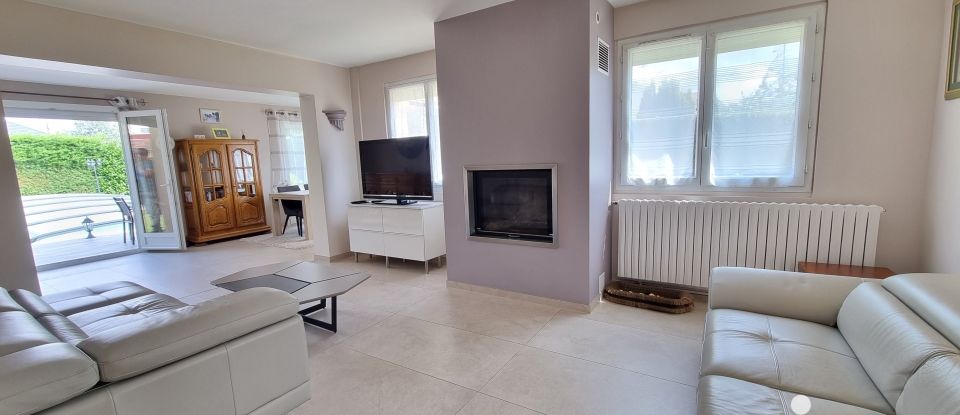 Maison 7 pièces de 120 m² à Ozoir-la-Ferrière (77330)