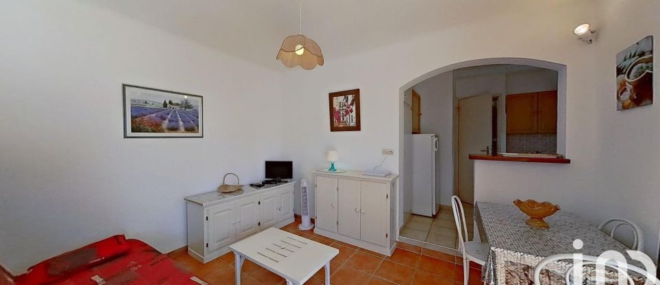 Apartment 2 rooms of 30 m² in LES ISSAMBRES (83380)