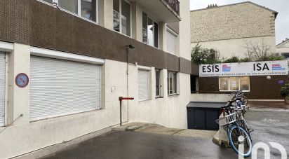 Parking of 30 m² in Paris (75010)