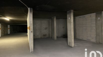 Parking/garage/box de 30 m² à Paris (75010)