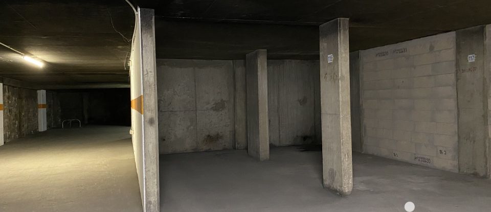 Parking/garage/box de 30 m² à Paris (75010)