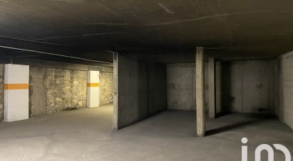 Parking/garage/box de 30 m² à Paris (75010)