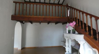 House 7 rooms of 169 m² in Grillon (84600)