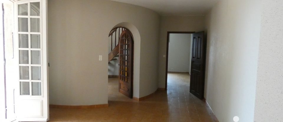 House 7 rooms of 169 m² in Grillon (84600)