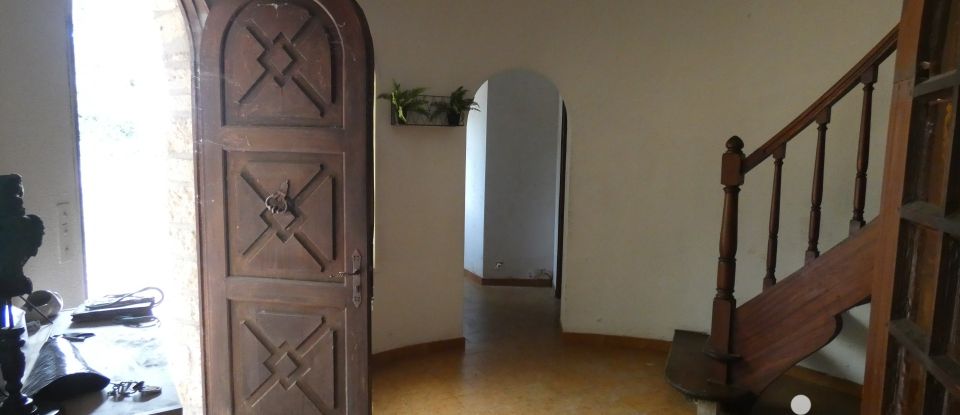 House 7 rooms of 169 m² in Grillon (84600)