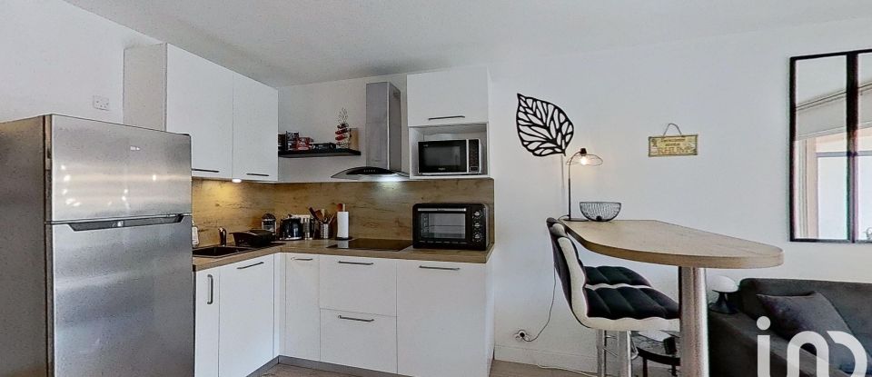 Studio 1 room of 30 m² in Fréjus (83600)