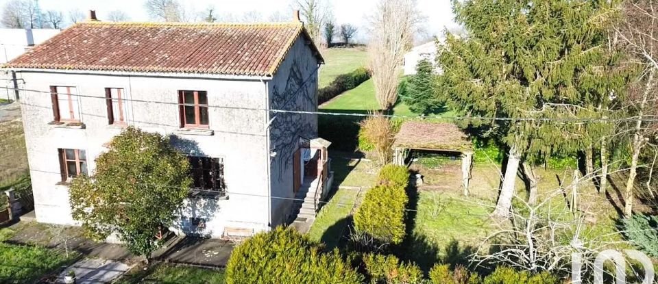 House 5 rooms of 155 m² in La Chapelle-Bertrand (79200)